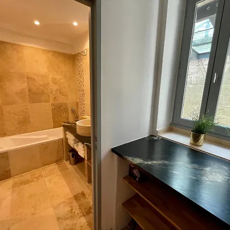 Apartman Maison De Roche - Centre Historique La Fenestrelle